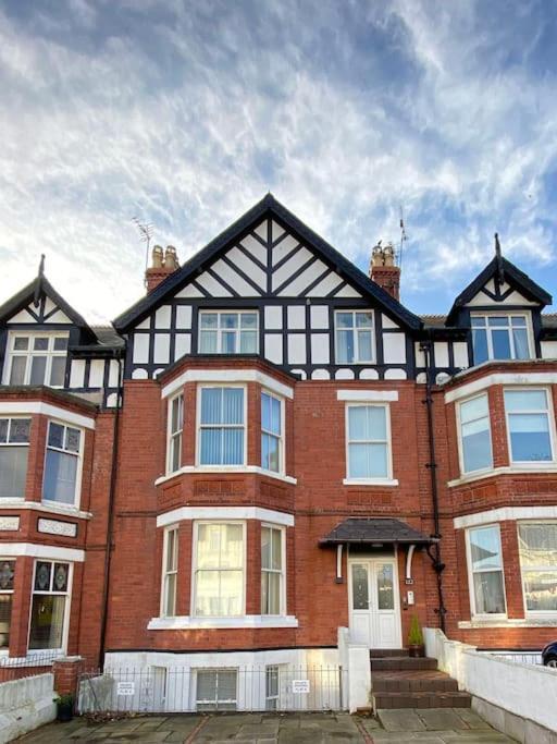 Private Parking, Central Llandudno, King Bed With Ensuite At Clement Lodge Luaran gambar
