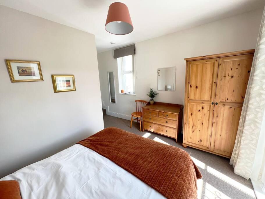 Private Parking, Central Llandudno, King Bed With Ensuite At Clement Lodge Luaran gambar