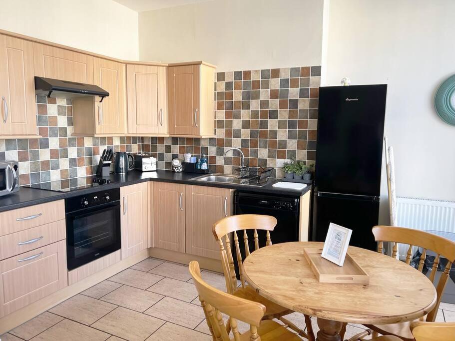 Private Parking, Central Llandudno, King Bed With Ensuite At Clement Lodge Luaran gambar