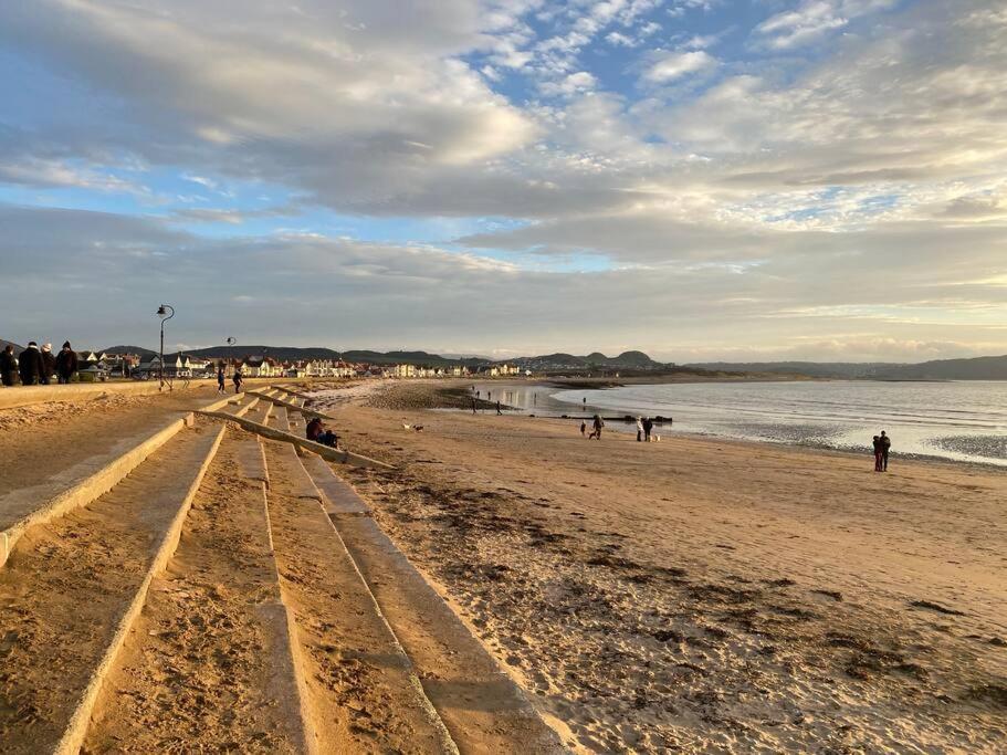 Private Parking, Central Llandudno, King Bed With Ensuite At Clement Lodge Luaran gambar